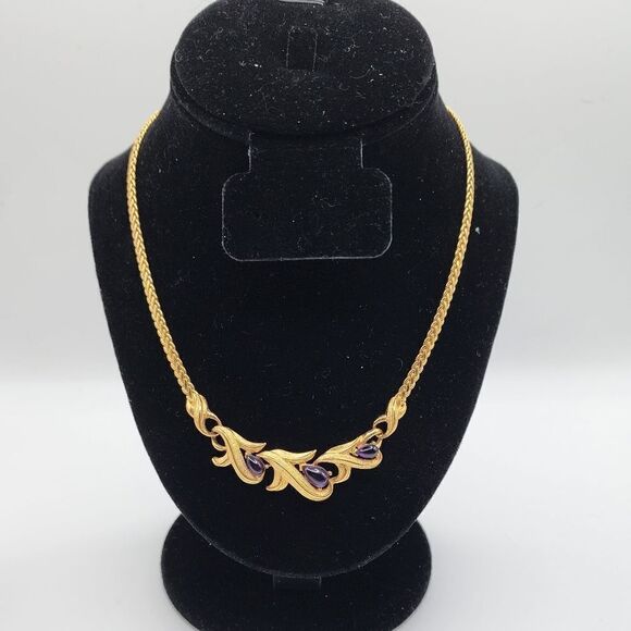 Vintage Signed Trifari Amethyst Purple Cabochon Leaf GoldTone Necklace - Picture 1 of 8